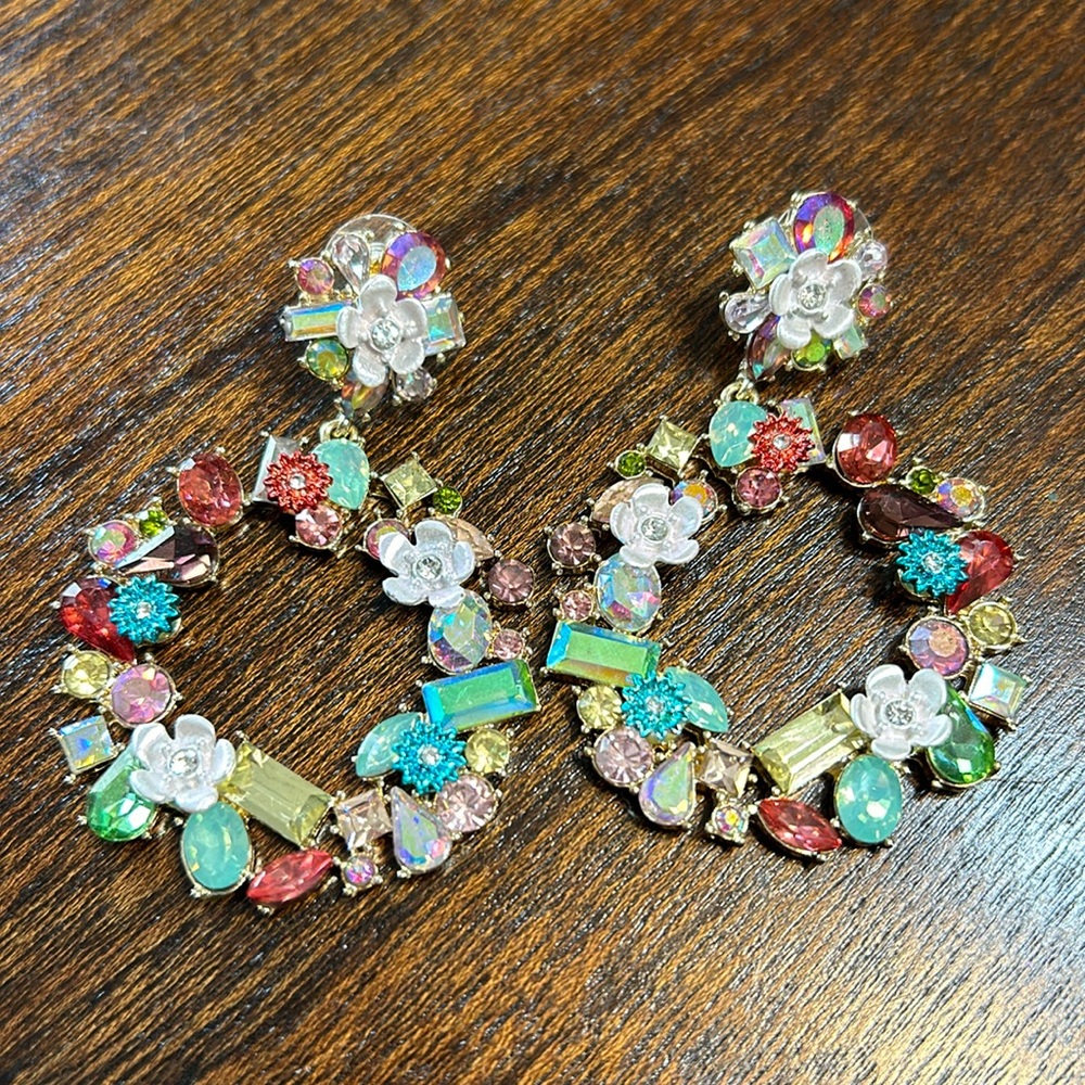 SALE!!! Betsey Johnson vintage hoop earrings